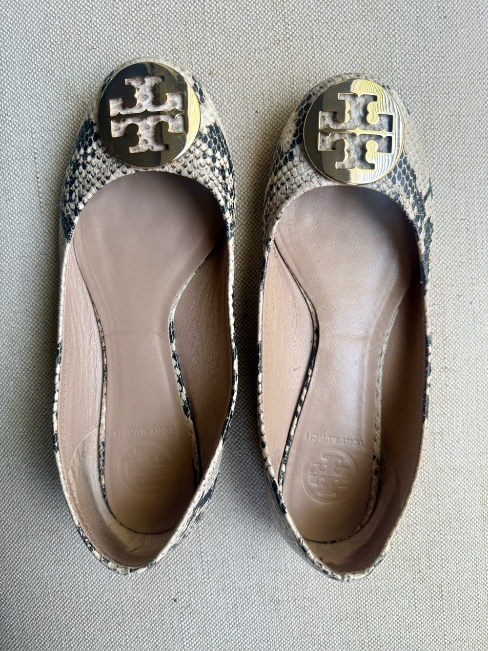 Tory Burch snake print Leather Ballet Flats runs like Size 7 good condition